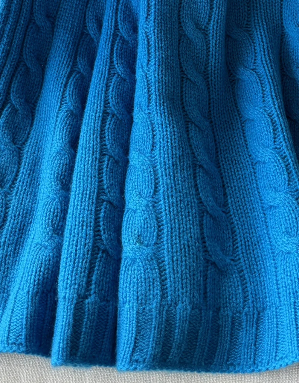 Cashmere Cable Throw in Azul