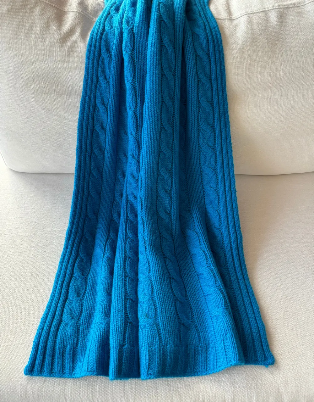 Cashmere Cable Throw in Azul