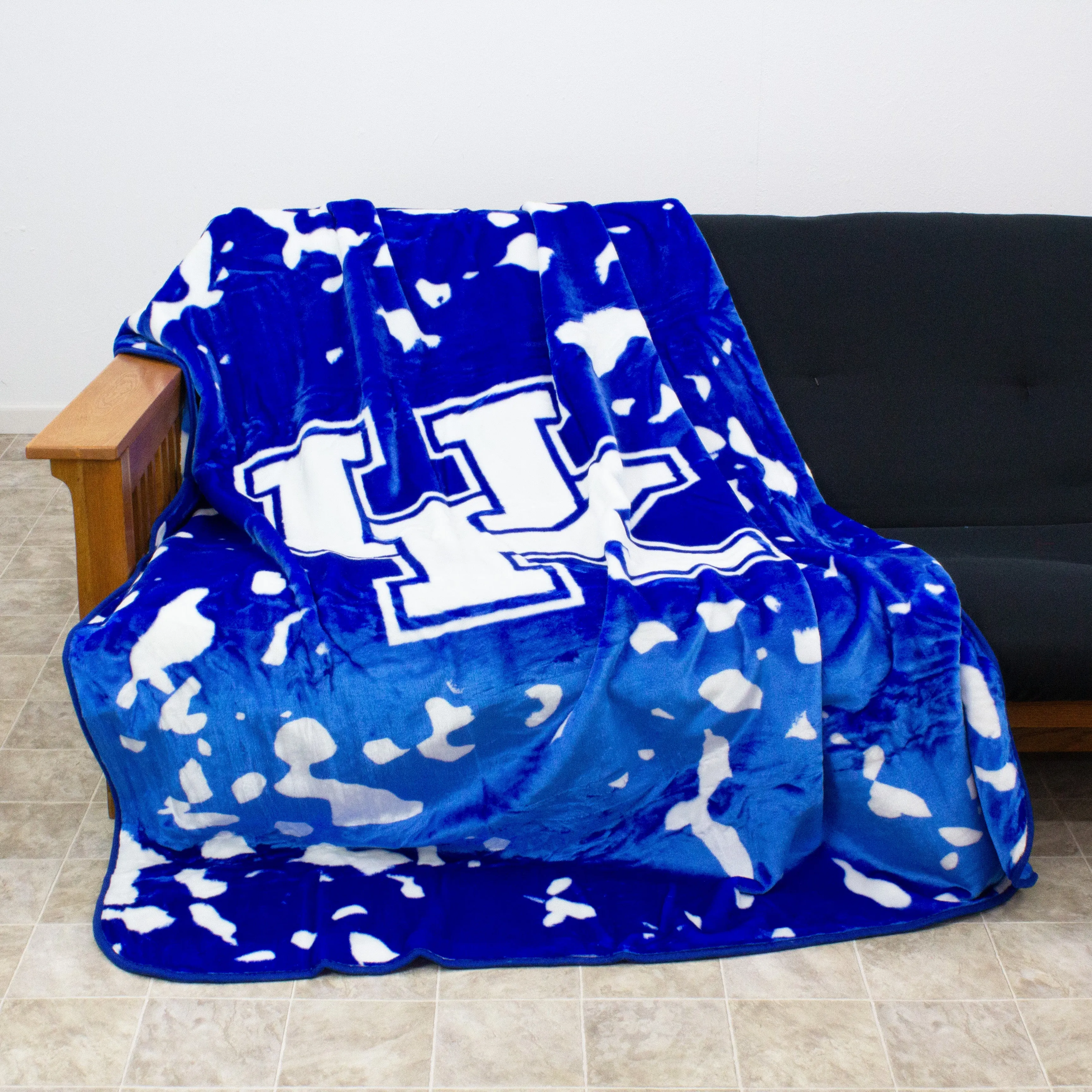 Kentucky Wildcats Plush Throw Blanket, Bedspread, 86" x 63"