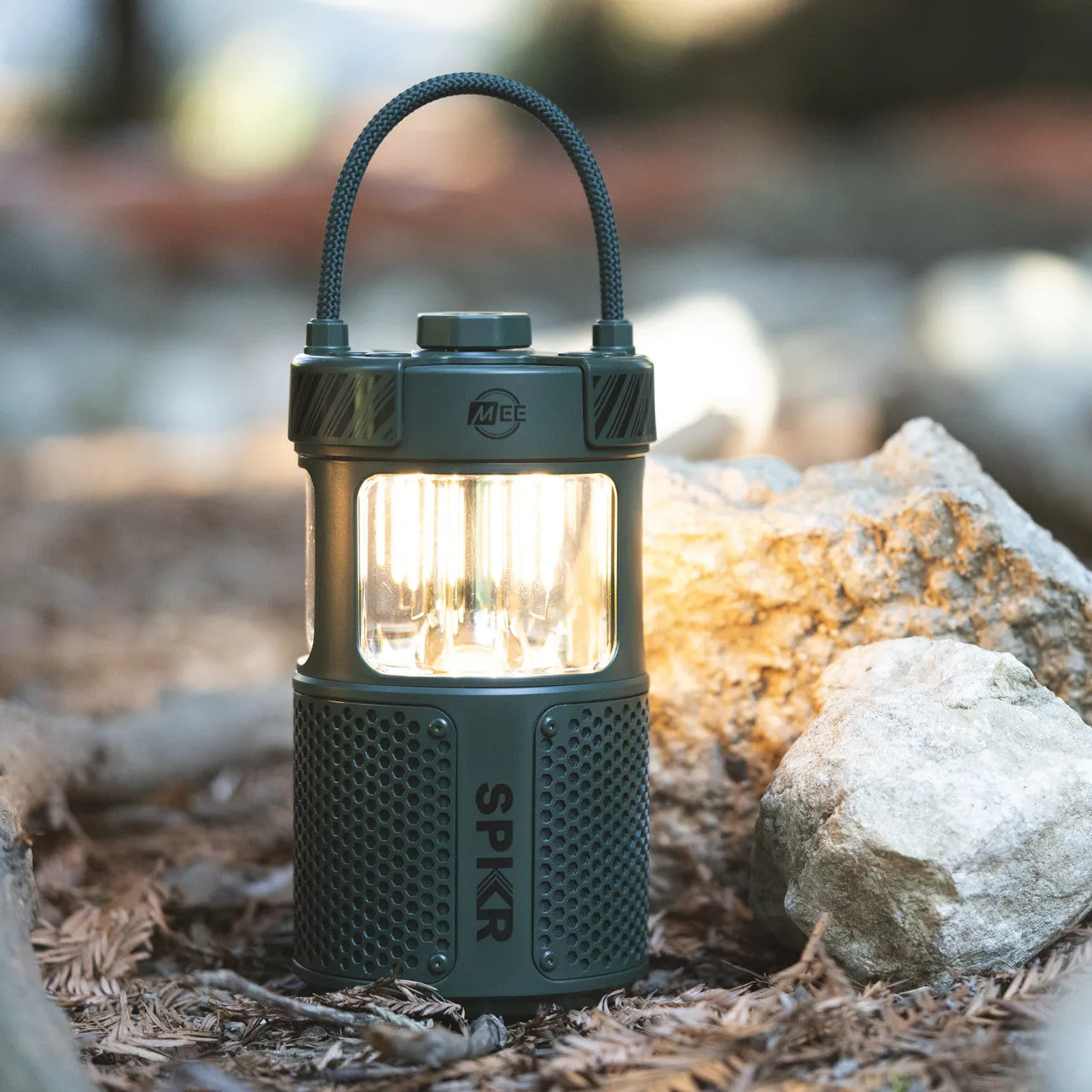 lightSPKR Bluetooth Wireless Speaker with Camping Lantern