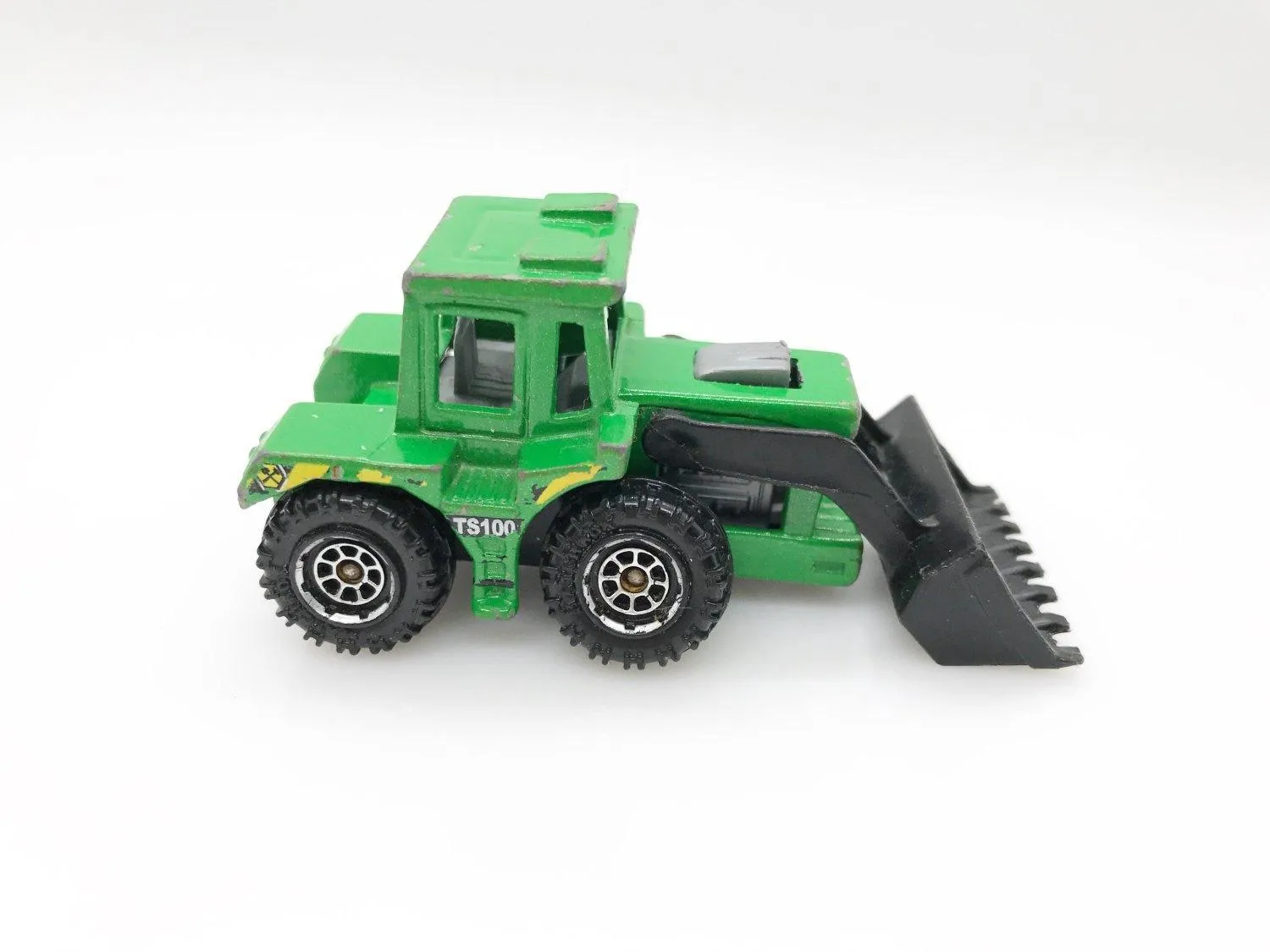 Matchbox Tractor Shovel  MB029 (1976)