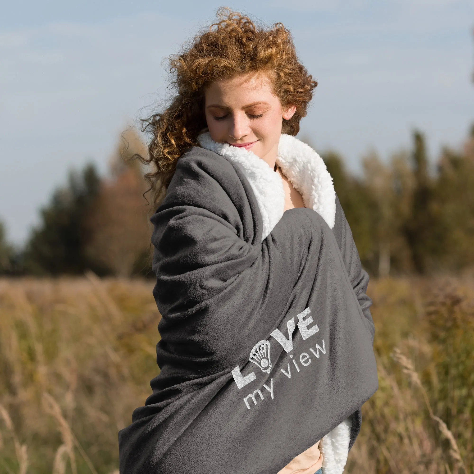 Premium sherpa blanket—Lacrosse