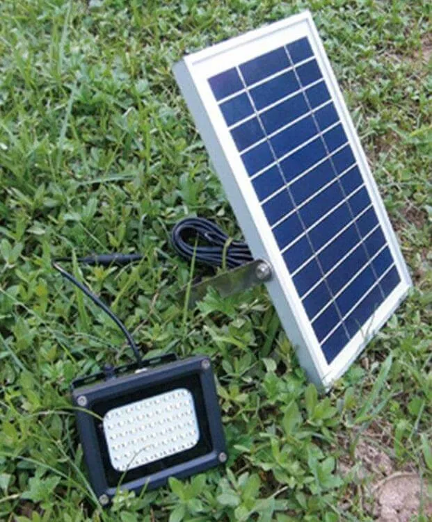 Solar 2,300 Lumen Flood Light