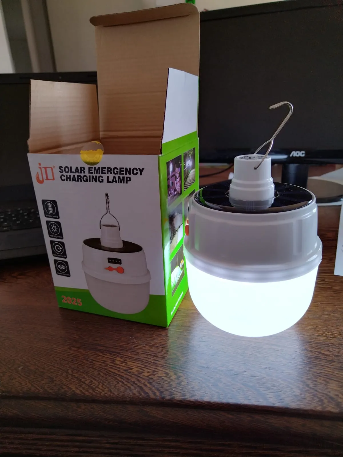 Solar & USB Rechargeable LED Light That Runs For Over 8 Hours